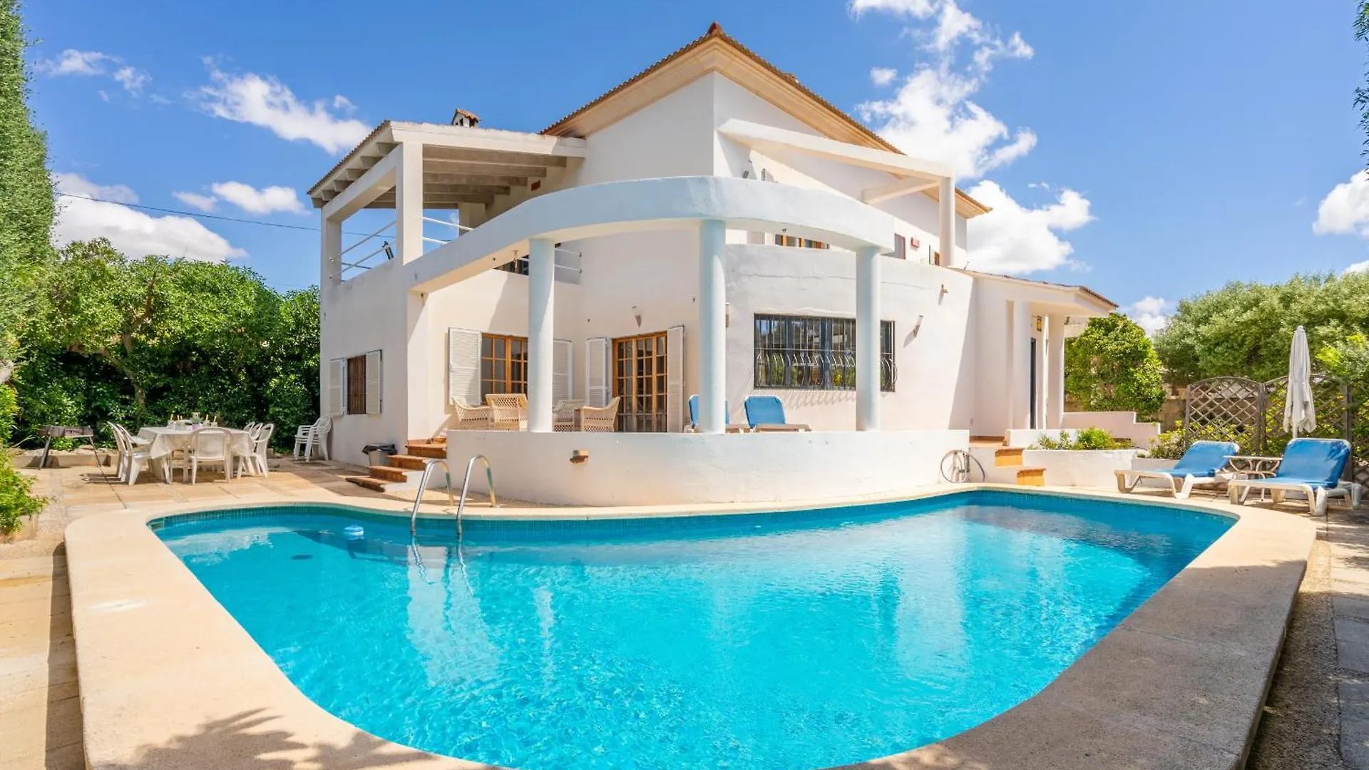 Villa D\'Es Trenc contacts